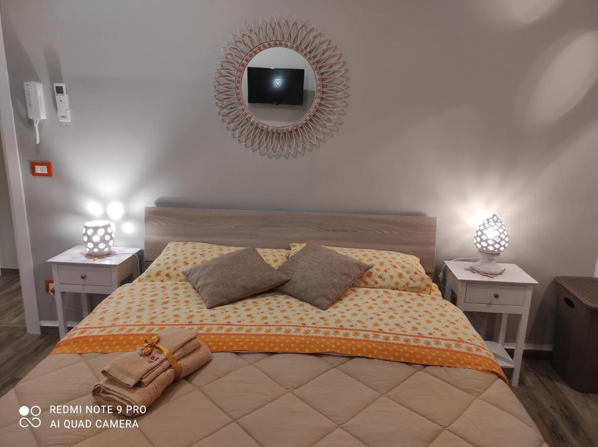 Case Vacanza Le Casette Santo Stefano di Camastra Exteriör bild