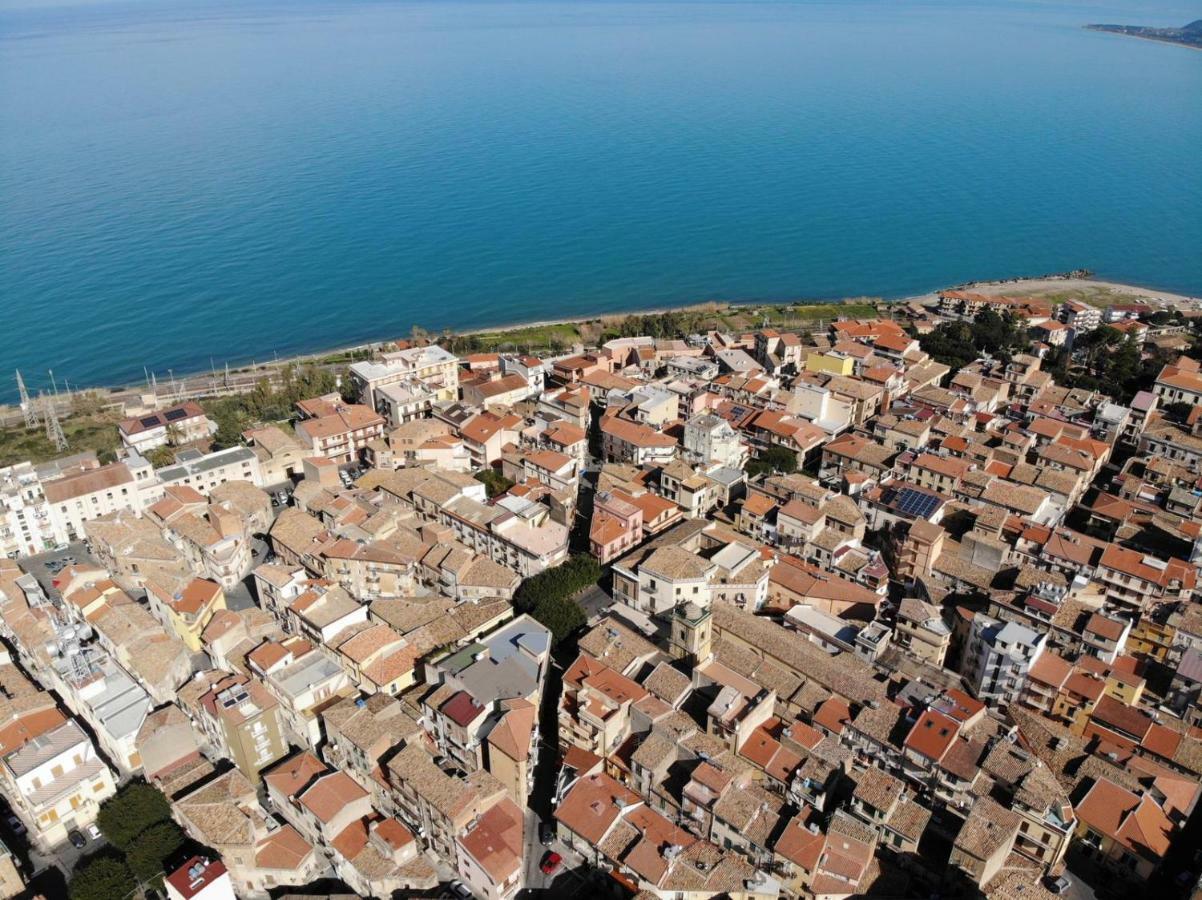 Case Vacanza Le Casette Santo Stefano di Camastra Exteriör bild
